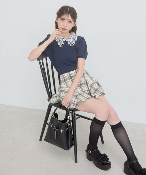 MAJESTIC LEGON(マジェスティックレゴン)の「2WAYレース襟パフスリーブトップス(Tシャツ/カットソー・レディース・チャコールグレー/ブラック系その他/ブラック/アイボリー/ライトグリーン/ネイビー/ラベンダー・MEDIUM)」の14枚目の写真