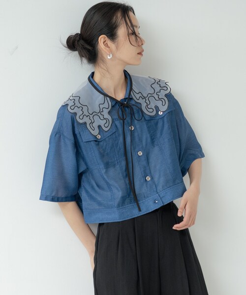 GALLEST（ギャレスト）の「デニムプリントシアーシャツ【接触冷感】（シャツ/ブラウス・レディース・サックスブルー/ブルー・38）」の2枚目の写真