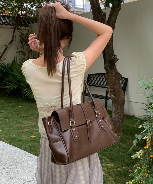 yuue' ( wear )(ユーイ)の「大容量ロングハンドルビッグトートバッグ/通勤通学/オフィス/A4サイズ対応(ショルダーバッグ・レディース・ダークブラウン/ブラック・FREE)」の4枚目の写真
