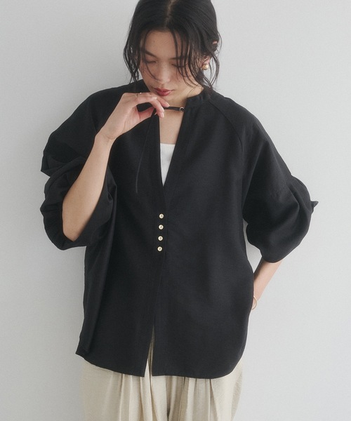 hunch(ハンチ)の「前後2WAY ツヤシアーシャツ(シャツ/ブラウス・レディース・ブラック/ブラウン/ベージュ・FREE)」の10枚目の写真