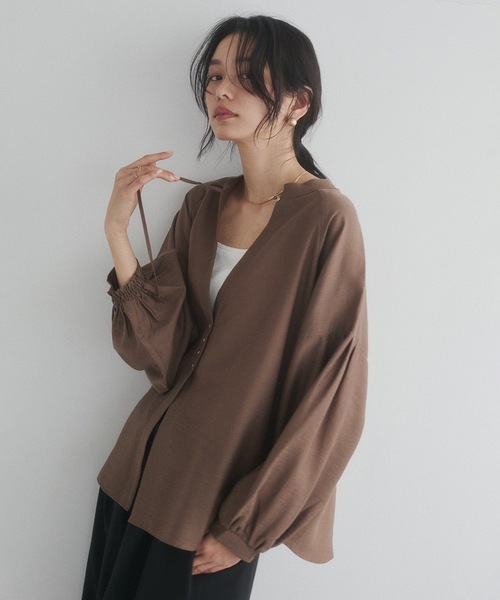 hunch(ハンチ)の「前後2WAY ツヤシアーシャツ(シャツ/ブラウス・レディース・ブラック/ブラウン/ベージュ・FREE)」の18枚目の写真