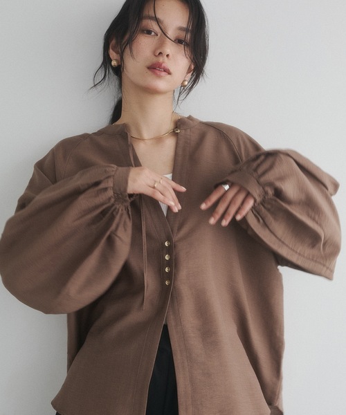 hunch(ハンチ)の「前後2WAY ツヤシアーシャツ(シャツ/ブラウス・レディース・ブラック/ブラウン/ベージュ・FREE)」の19枚目の写真