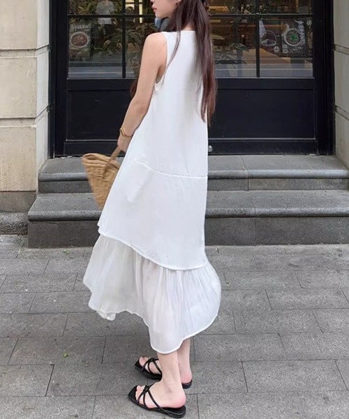 AMAJI(アマジ)の「ロング丈ノースリーブワンピース(ワンピース・レディース・ライトブルー/ホワイト・SMALL/MEDIUM/LARGE/X-LARGE)」の3枚目の写真