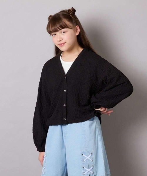 a.v.v（アーヴェヴェ）の「[130-160]【UVカット】サイドギャザーシアーカーディガン（カーディガン/ボレロ・キッズ・アイボリー/ブラック・140/130/150/160）」の2枚目の写真