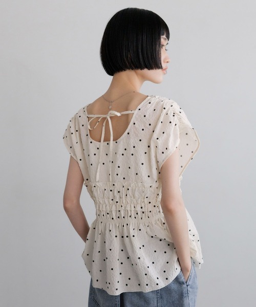 LOWRYS FARM(ローリーズファーム)の「シャーリングペプラムフレンチスリーブ 759467(シャツ/ブラウス・レディース・ブルー/ドット/ブラック・FREE)」の8枚目の写真