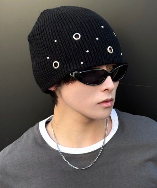 Chikashitsu +（チカシツプラス）の「【Chikashitsu +】mix eyelet studs beanie (3color) / 【チカシツプラス】ミックスアイレットスタッズビーニー＜着用動画あり＞（ニットキャップ/ビーニー・メンズ・ブラウン/グレー/ブラック・ONE SIZE）」の10枚目の写真