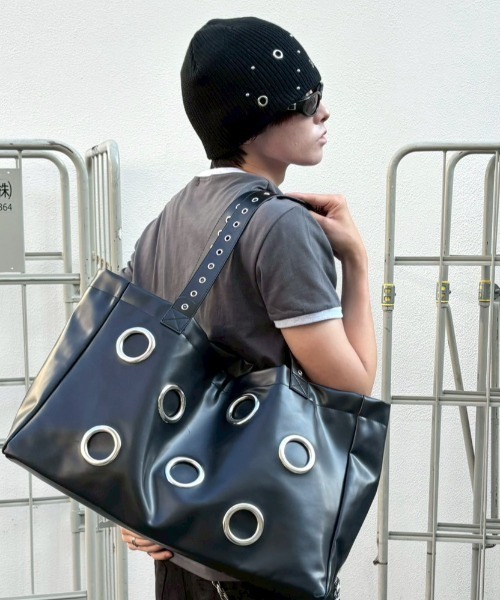 Chikashitsu +（チカシツプラス）の「【Chikashitsu +】mix eyelet studs beanie (3color) / 【チカシツプラス】ミックスアイレットスタッズビーニー＜着用動画あり＞（ニットキャップ/ビーニー・メンズ・ブラウン/グレー/ブラック・ONE SIZE）」の14枚目の写真