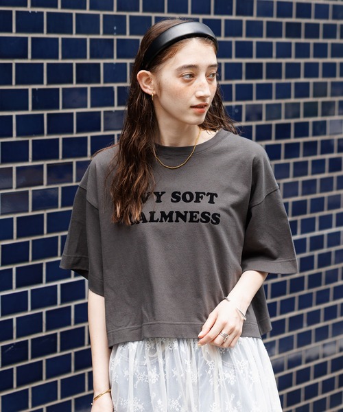 GEORGE'S（ジョージズ）の「フロッキーロゴＴシャツ（Tシャツ/カットソー・レディース・ブルー/チャコールグレー/オフホワイト・FREE）」の3枚目の写真