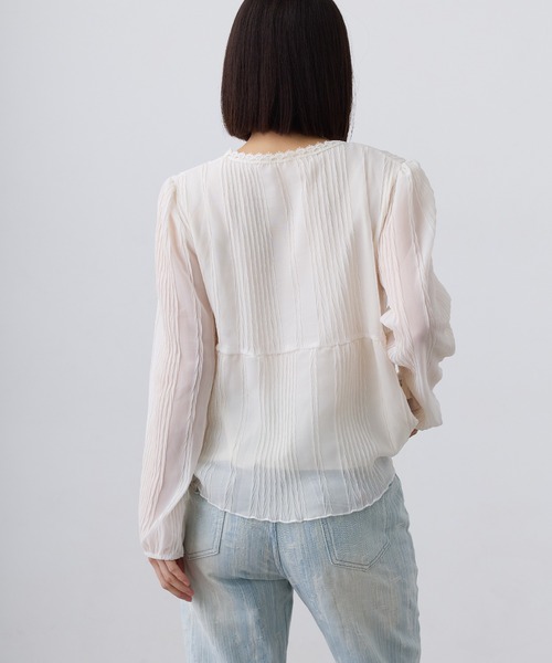Clum(クルム)の「sheer pleats ribbon blouse / シアープリーツリボンブラウス(シャツ/ブラウス・レディース・ブラック/アイボリー・SMALL/MEDIUM/LARGE)」の7枚目の写真