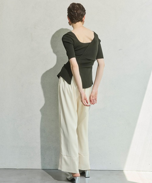 OMMO(オーエムエムオー)の「OVER PANEL HALF SLEEVE TOP(ニット/セーター・レディース・レッド/ブラック/カーキ・F)」の21枚目の写真