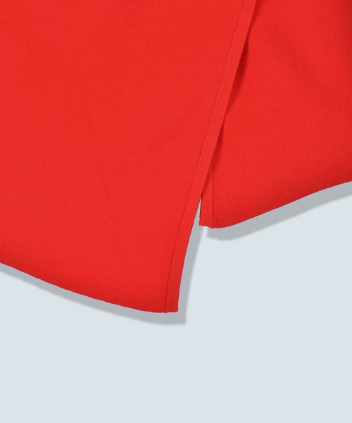 OMMO(オーエムエムオー)の「OVER PANEL HALF SLEEVE TOP(ニット/セーター・レディース・レッド/ブラック/カーキ・F)」の12枚目の写真