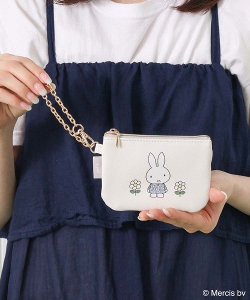 Miffy( ミッフィー)の「MIFFY CELEBRATIONカード&パスケース(パスケース・レディース・ブルー/アイボリー・FREE)」の1枚目の写真