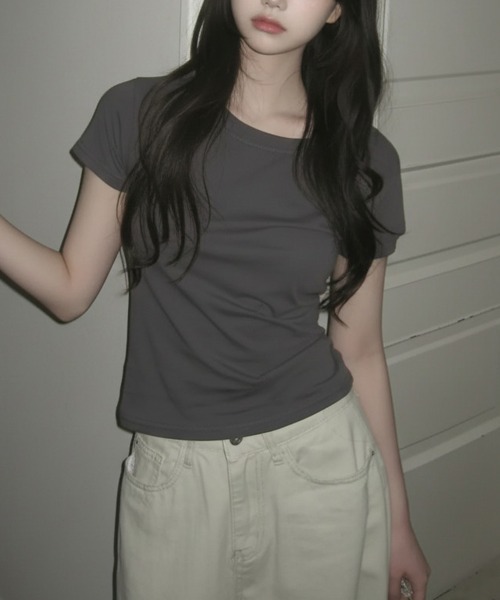 Emilie(エミリー)の「ワンショルダーorボートネック 2way 半袖Tシャツ(Tシャツ/カットソー・レディース・アイボリー/ブラウン/ライトブルー/チャコールグレー/ブラック・FREE)」の18枚目の写真