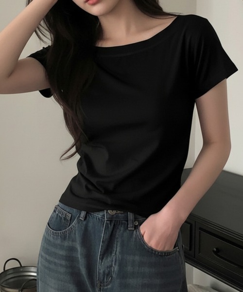 Emilie(エミリー)の「ワンショルダーorボートネック 2way 半袖Tシャツ(Tシャツ/カットソー・レディース・アイボリー/ブラウン/ライトブルー/チャコールグレー/ブラック・FREE)」の20枚目の写真