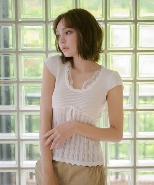 M DOLLY(エムドリー)の「Lace melody ribbon knit tops / レースメロディリボンニットトップス(ニット/セーター・レディース・ホワイト/ピンク/ブルー/ラベンダー・FREE)」の2枚目の写真