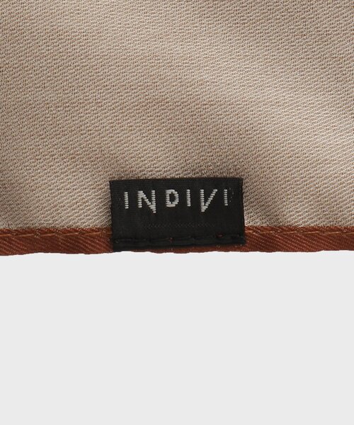 INDIVI（インディヴィ）の「【選べる5色】スクエアスカーフ（ストール/ショール・レディース・ダークブラウン系/ダークブラウン系5/グリーン系その他5/チャコール/ワイン系7・00）」の9枚目の写真