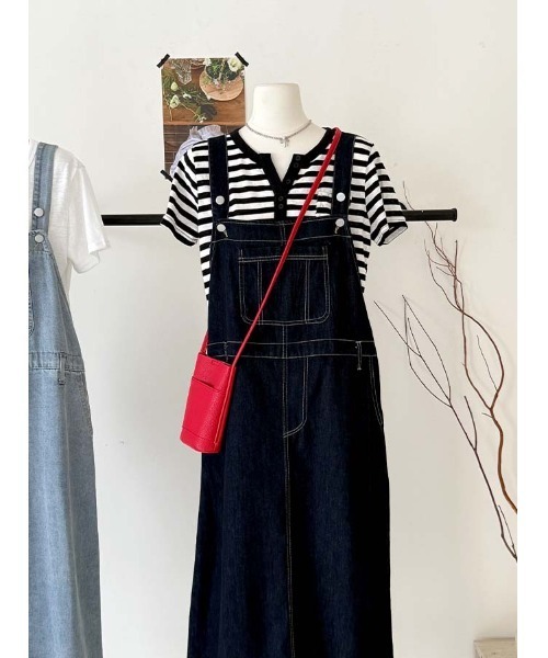 witch（ウイッチ）の「デニムサロペットスカート大人可愛いエプロン風デザイン（ワンピース・レディース・ダークブルー/ライトブルー・FREE）」の5枚目の写真