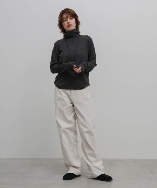 select MOCA(セレクトモカ)の「シアータートルニットトップス(ニット/セーター・レディース・ベージュ/チャコールグレー/ブラック/アイボリー・FREE)」の19枚目の写真