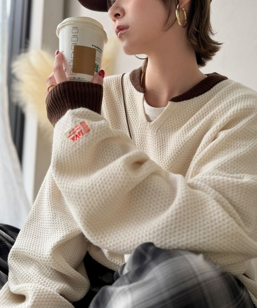 Java(ジャバ)の「《JaVaジャバコラボ》ざっくり×配色が旬顔。配色スキッパーオーバーサイズ鹿の子編みニット(長袖)(ニット/セーター・レディース・ベージュ/杢グレー/モカ/アイボリー/チャコール・SMALL/MEDIUM/LARGE/X-LARGE)」の1枚目の写真
