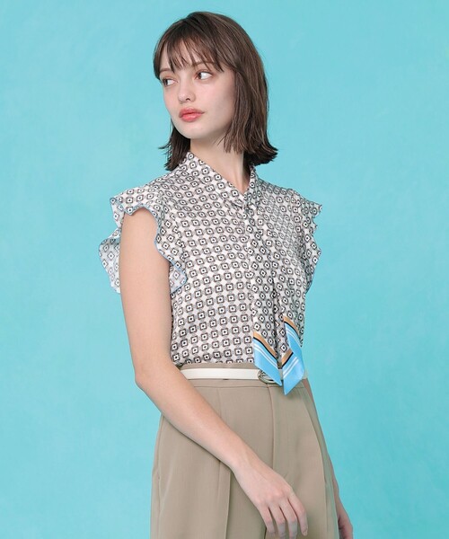 ANAYI(アナイ)の「幾何プリントボウタイ ブラウス〈セットアップ対応商品〉(シャツ/ブラウス・レディース・ブルー・38/36)」の12枚目の写真