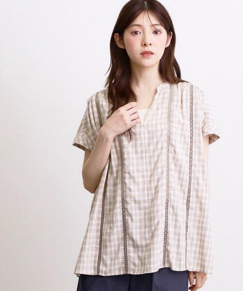 grove（グローブ）の「【体系カバー◎】レースデザインスキッパーブラウス（シャツ/ブラウス・レディース・ベージュ系その他4/ネイビー系1/オフホワイト/ブラック・02/03/04/01/05）」の4枚目の写真