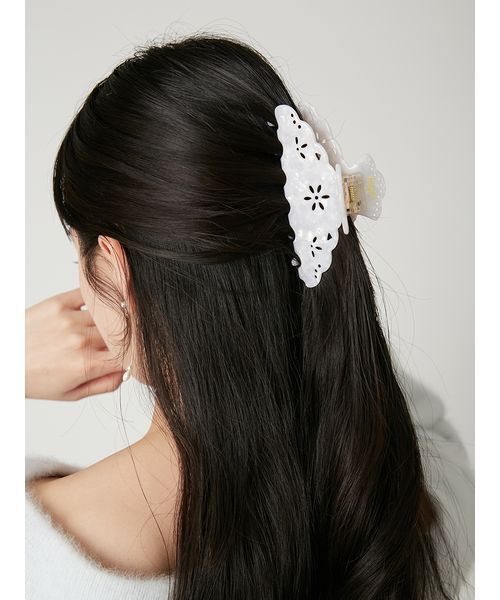 FRAY I.D(フレイアイディー)の「アセテートスカラップレースヘアクリップ(その他ヘアアクセサリー・レディース・ライトブルー/ブラウン/ホワイト・F)」の9枚目の写真