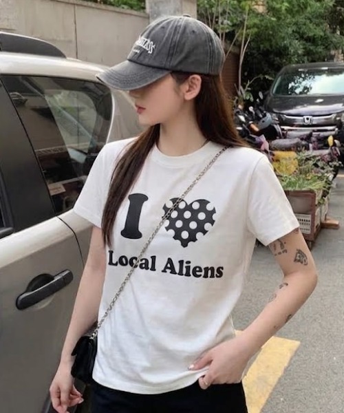 AVYL(アヴィル)の「ドットハートアイラブグラフィックTシャツ(Tシャツ/カットソー・レディース・ホワイト/ホワイト×ブルー・M)」の2枚目の写真