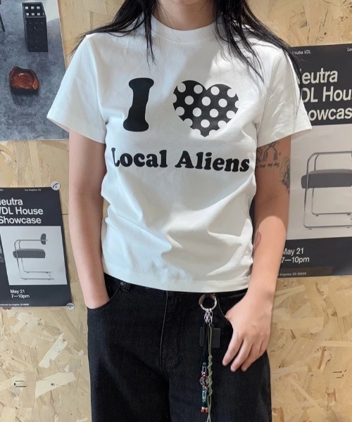 AVYL(アヴィル)の「ドットハートアイラブグラフィックTシャツ(Tシャツ/カットソー・レディース・ホワイト/ホワイト×ブルー・M)」の3枚目の写真