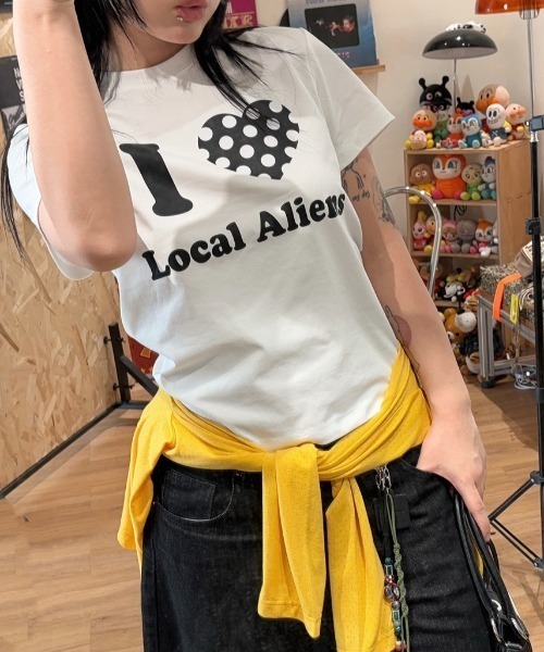 AVYL(アヴィル)の「ドットハートアイラブグラフィックTシャツ(Tシャツ/カットソー・レディース・ホワイト/ホワイト×ブルー・M)」の4枚目の写真