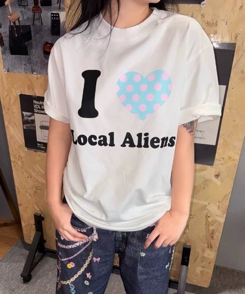 AVYL(アヴィル)の「ドットハートアイラブグラフィックTシャツ(Tシャツ/カットソー・レディース・ホワイト/ホワイト×ブルー・M)」の7枚目の写真