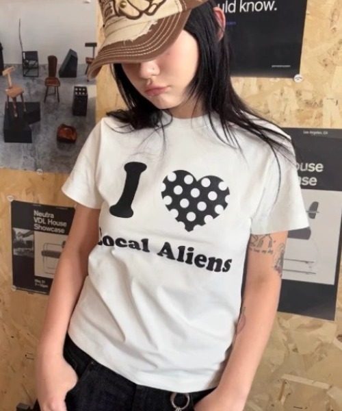 AVYL(アヴィル)の「ドットハートアイラブグラフィックTシャツ(Tシャツ/カットソー・レディース・ホワイト/ホワイト×ブルー・M)」の8枚目の写真