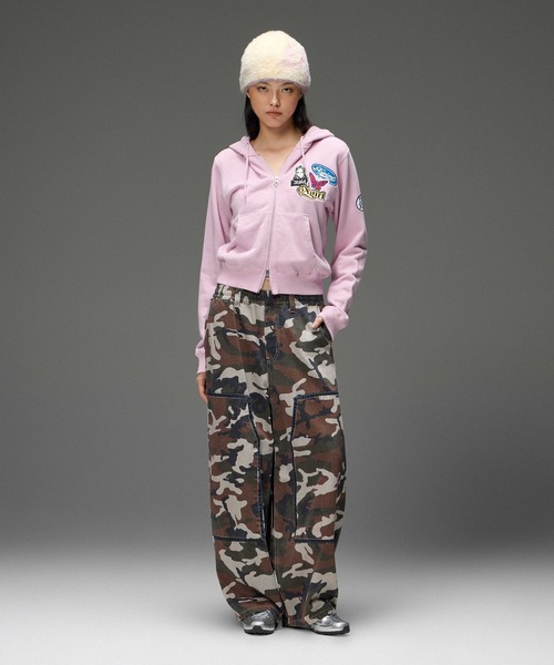 X-girl(エックスガール)の「X-girl PATCHES COMPACT ZIP UP SWEAT HOODIE(パーカー・レディース・アッシュ/ピンク/ブラック・S/M)」の5枚目の写真