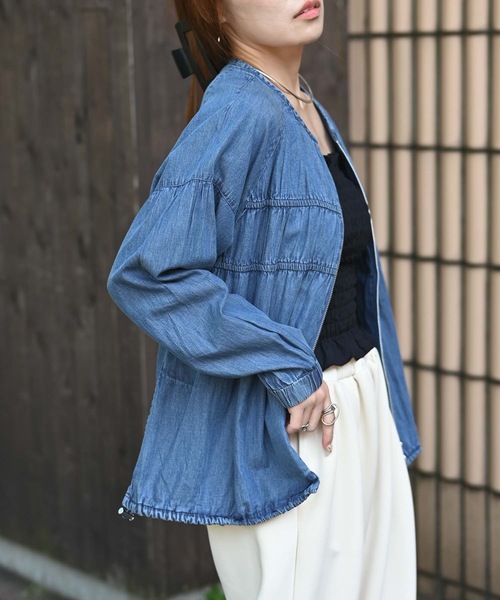 ライトブルー