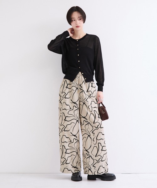 le cercle ADAM ET ROPE'(ルセルクルアダムエロペ)の「ラインアートイージーワイドパンツ(その他パンツ・レディース・ブラック系その他/ホワイト系その他2・FREE)」の6枚目の写真