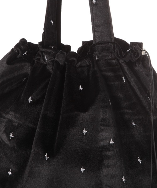 LEPSIM(レプシィム)の「ベロア刺繍巾着トート 1049426(トートバッグ・レディース・ブラック/グレイッシュベージュ・ONE SIZE)」の10枚目の写真