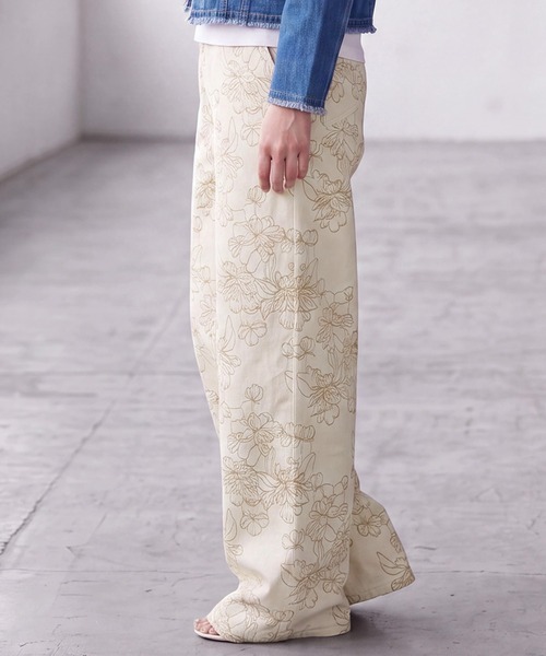SELECT LEVERY(セレクトリベリー)の「ジャガード花柄ワイドパンツ(デニムパンツ・レディース・ネイビー/キナリ・LARGE/MEDIUM/X-LARGE)」の16枚目の写真
