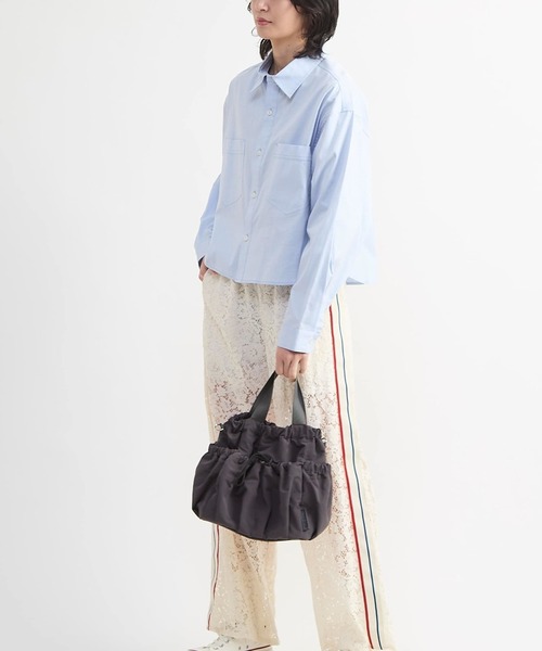 CONVERSE TOKYO（コンバーストウキョウ）の「2WAY NYLON DRAWSTRING SHOULDER BAG（ショルダーバッグ・レディース・ブラック/チャコールグレー・FREE）」の3枚目の写真