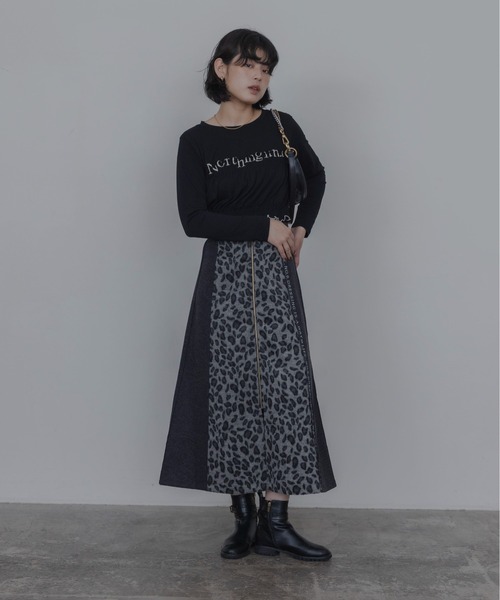 Eimee Law(エイミーロウ)の「フロントシャギーメルトンZIPフレアースカート(スカート・レディース・ライトベージュ/ブラック/チャコールグレー・MEDIUM)」の11枚目の写真