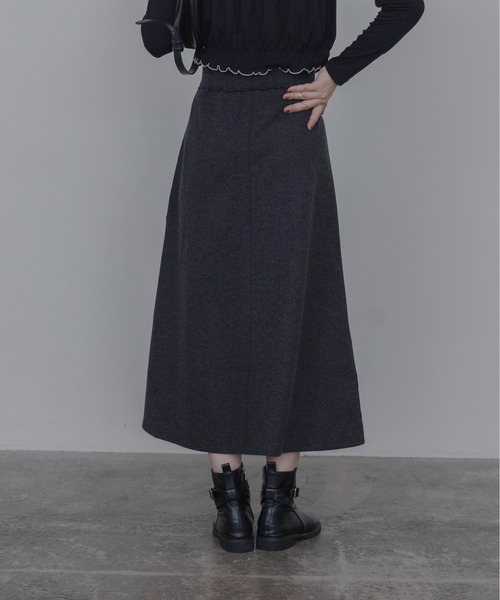 Eimee Law(エイミーロウ)の「フロントシャギーメルトンZIPフレアースカート(スカート・レディース・ライトベージュ/ブラック/チャコールグレー・MEDIUM)」の15枚目の写真