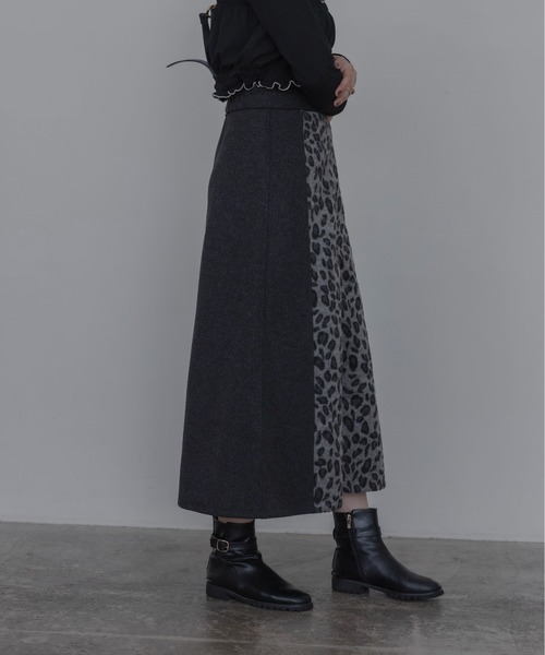 Eimee Law(エイミーロウ)の「フロントシャギーメルトンZIPフレアースカート(スカート・レディース・ライトベージュ/ブラック/チャコールグレー・MEDIUM)」の16枚目の写真