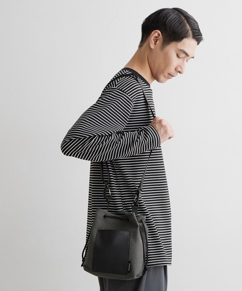 THE SHOP TK （ザ ショップ ティーケー ）の「VISIONARY 異素材コンビ 巾着ショルダーバッグ（ショルダーバッグ・メンズ・ブラック/ブラック系1・00）」の5枚目の写真