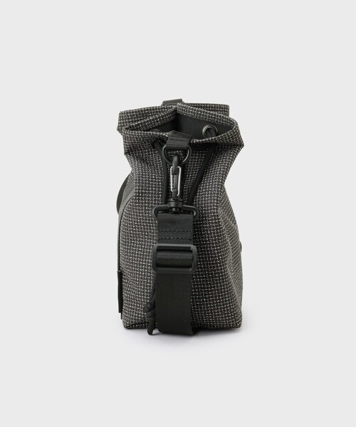 THE SHOP TK （ザ ショップ ティーケー ）の「VISIONARY 異素材コンビ 巾着ショルダーバッグ（ショルダーバッグ・メンズ・ブラック/ブラック系1・00）」の9枚目の写真
