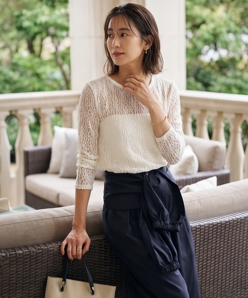 STYLE DELI(スタイルデリ)の「立体ふくらみストレッチレーストップス(Tシャツ/カットソー・レディース・ブラック/オフホワイト/アイボリー・FREE)」の1枚目の写真