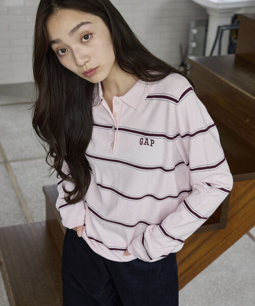 GAP(ギャップ)の「PUBLUX × GAP/ギャップ 別注 マルチボーダー ポロニット 限定展開(ニット/セーター・レディース・ピンク/ナチュラル/グレー・フリ-)」の21枚目の写真