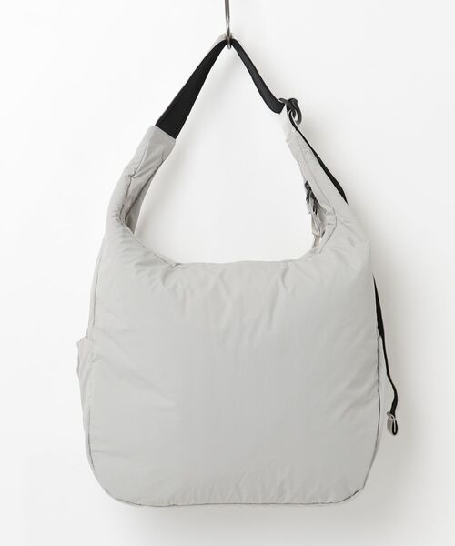 THE NORTH FACE（ザノースフェイス）の「ザ・ノースフェイス / フィーカスショルダー NMW72650（レディース）（ショルダーバッグ・レディース・ブラック系その他/ホワイト系その他・ONE SIZE）」の3枚目の写真