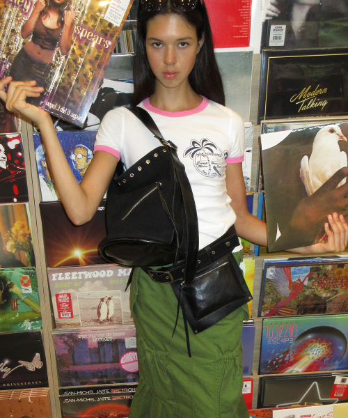 YEOMIMの「harness waist bag (black)(ボディバッグ/ウエストポーチ・レディース・その他・FREE)」の2枚目の写真