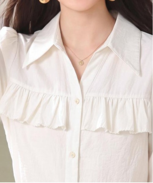&soiree(アンドソワレ)の「フロントフリル長袖ブラウス(シャツ/ブラウス・レディース・ホワイト・SMALL/MEDIUM/LARGE/X-LARGE)」の5枚目の写真