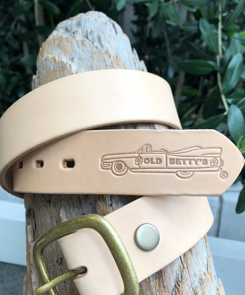 OLD BETTY'S（オールドベティーズ）の「Caddilac Leather Belt/キャデラックレザーベルト（ベルト・レディース・ネイビー/ブラウン/キャメル/オリーブ/レッド/ナチュラル・FREE）」の2枚目の写真