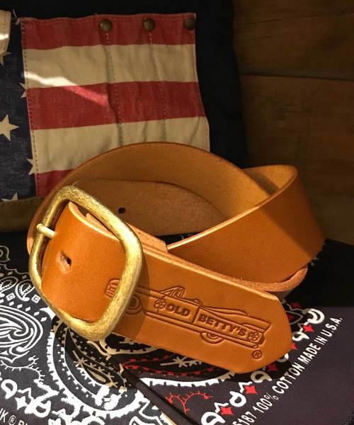 OLD BETTY'S（オールドベティーズ）の「Caddilac Leather Belt/キャデラックレザーベルト（ベルト・レディース・ネイビー/ブラウン/キャメル/オリーブ/レッド/ナチュラル・FREE）」の5枚目の写真