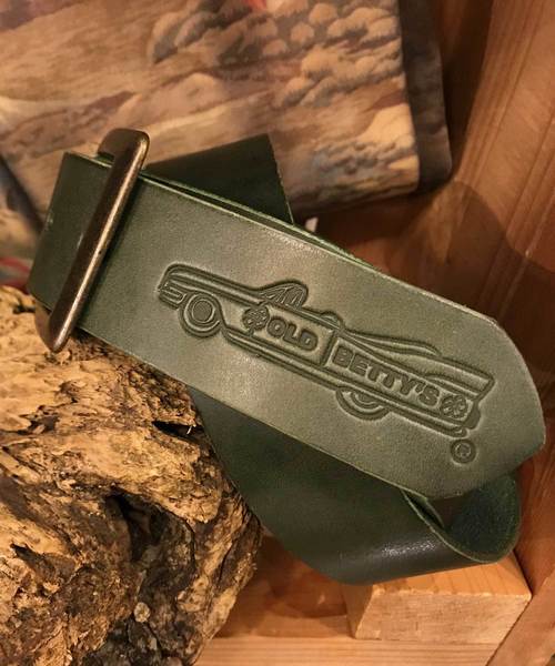 OLD BETTY'S（オールドベティーズ）の「Caddilac Leather Belt/キャデラックレザーベルト（ベルト・レディース・ネイビー/ブラウン/キャメル/オリーブ/レッド/ナチュラル・FREE）」の3枚目の写真